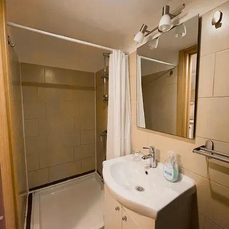 Ricardo, Apartment